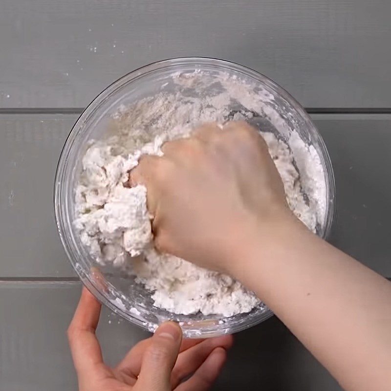 Step 1 Mixing and Proofing the Dough for Fried Milk Buns