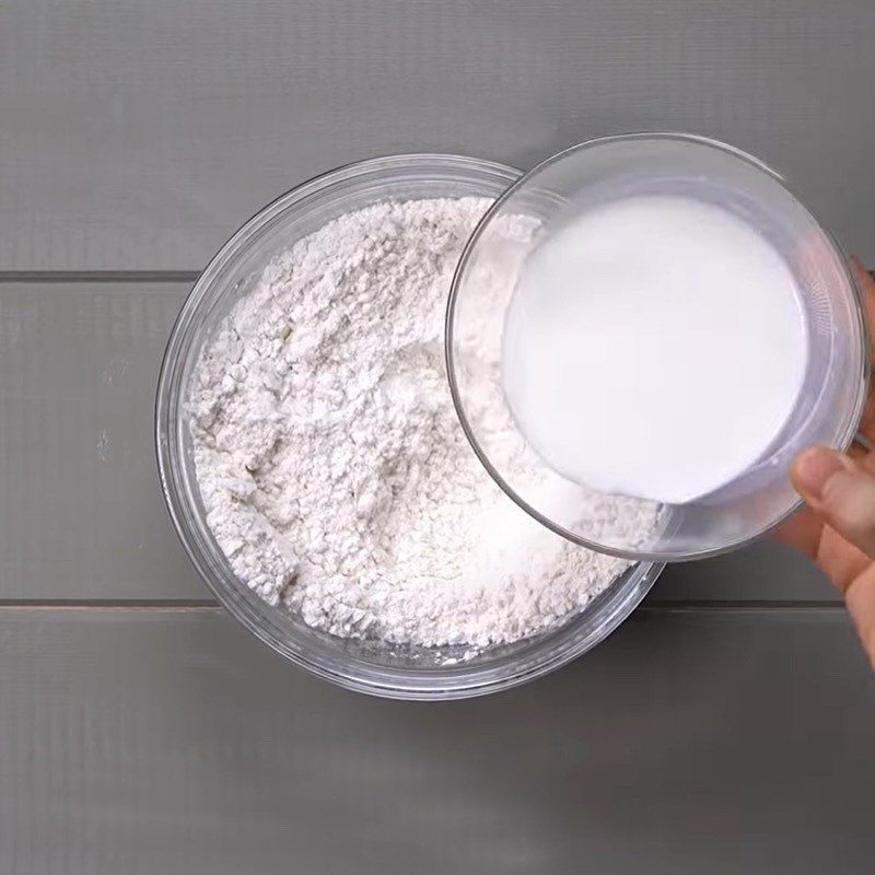 Step 1 Mixing and Proofing the Dough for Fried Milk Buns