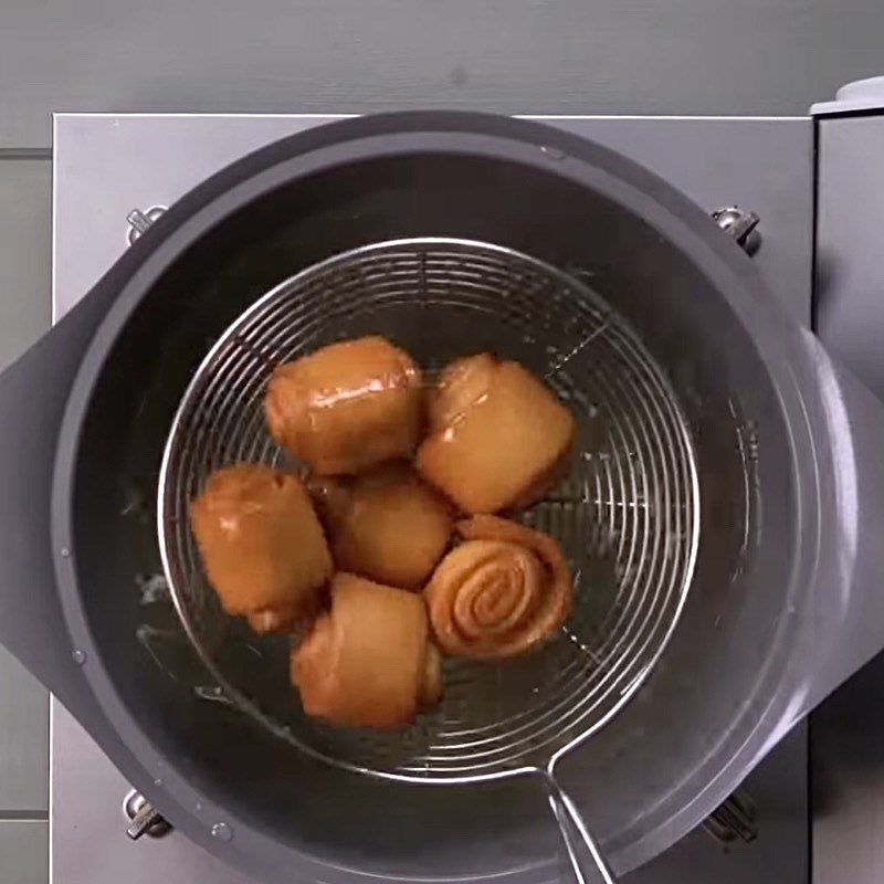 Step 3 Frying the Fried Milk Buns