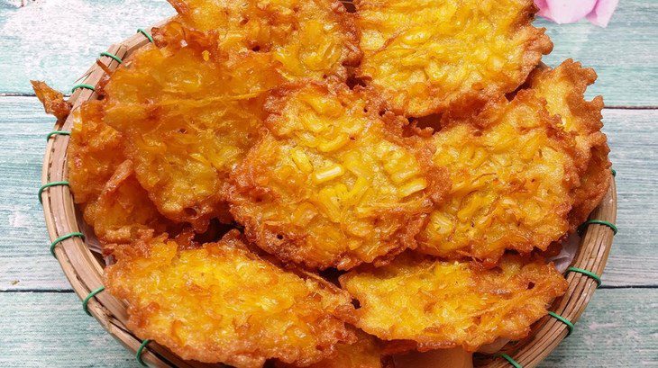 Crispy Sweet Fried Corn Cake