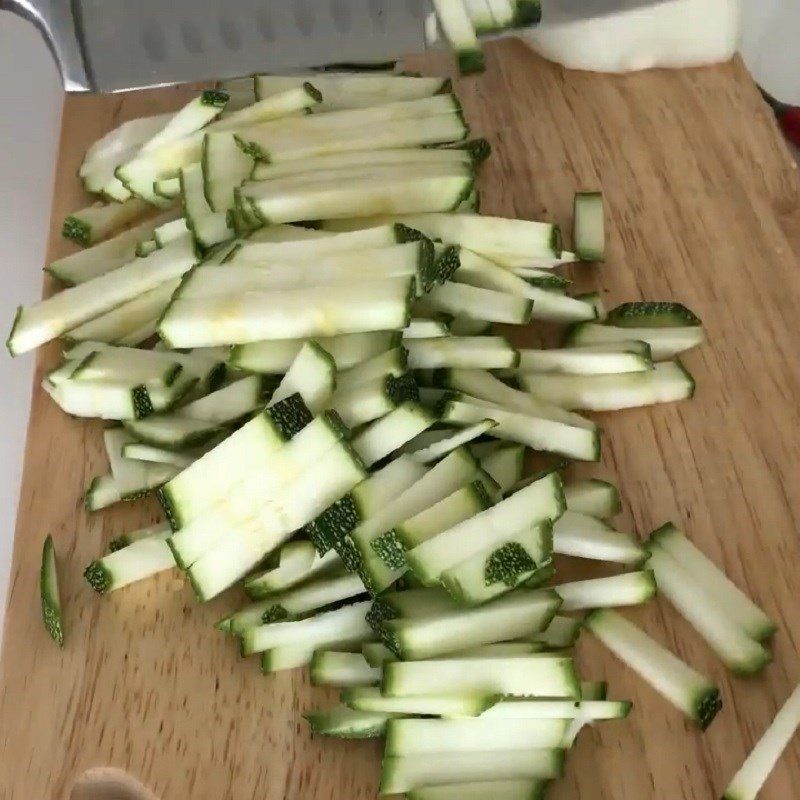 Step 1 Prepare the ingredients for Korean Zucchini Pancakes