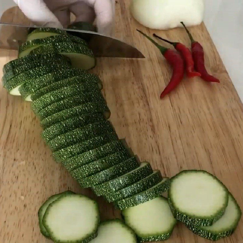 Step 1 Prepare the ingredients for Korean Zucchini Pancakes