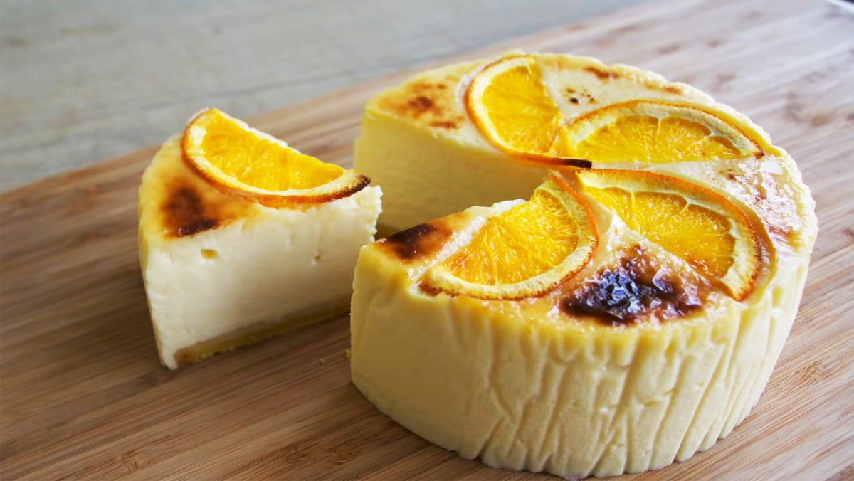 Baked orange cheesecake with flour