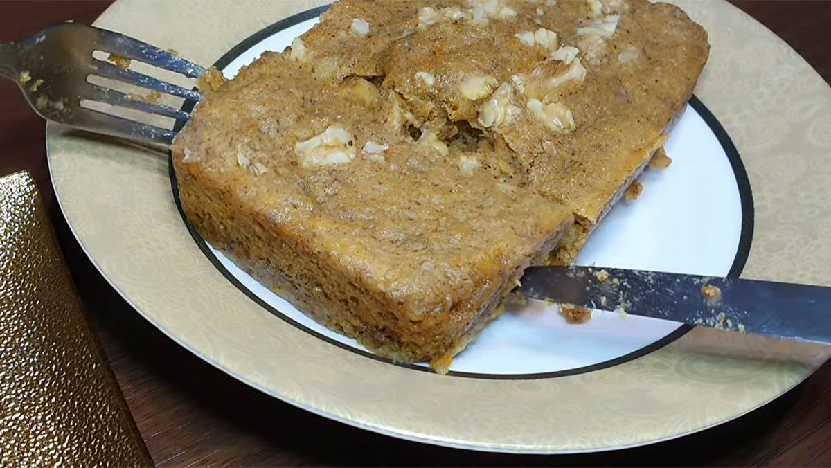 Carrot banana cake baked in the microwave