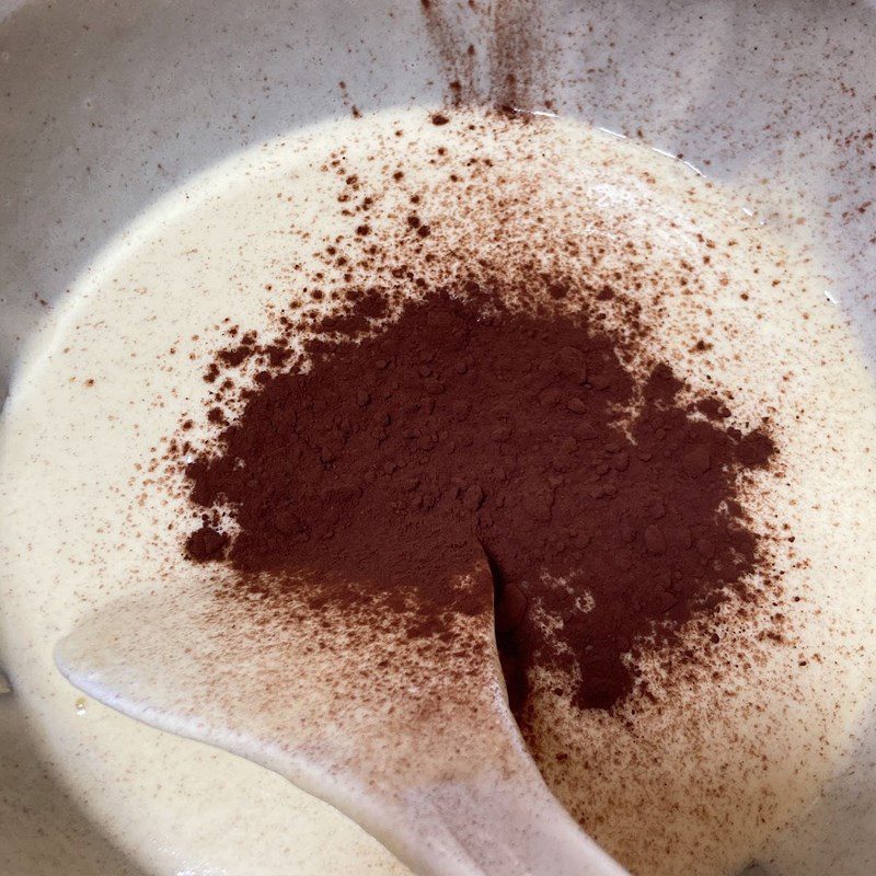 Step 3 Mixing Egg Mixture Cocoa Cupcake