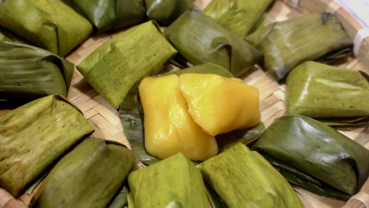 Jackfruit sticky rice cake with mung bean filling