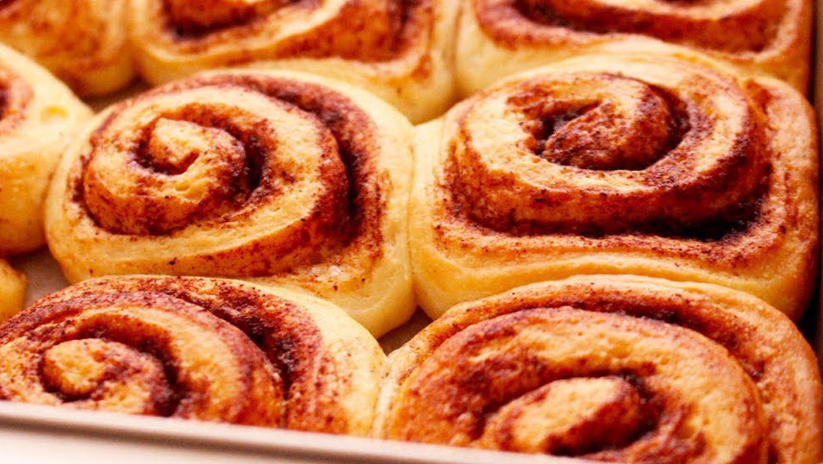 Cinnamon roll bread