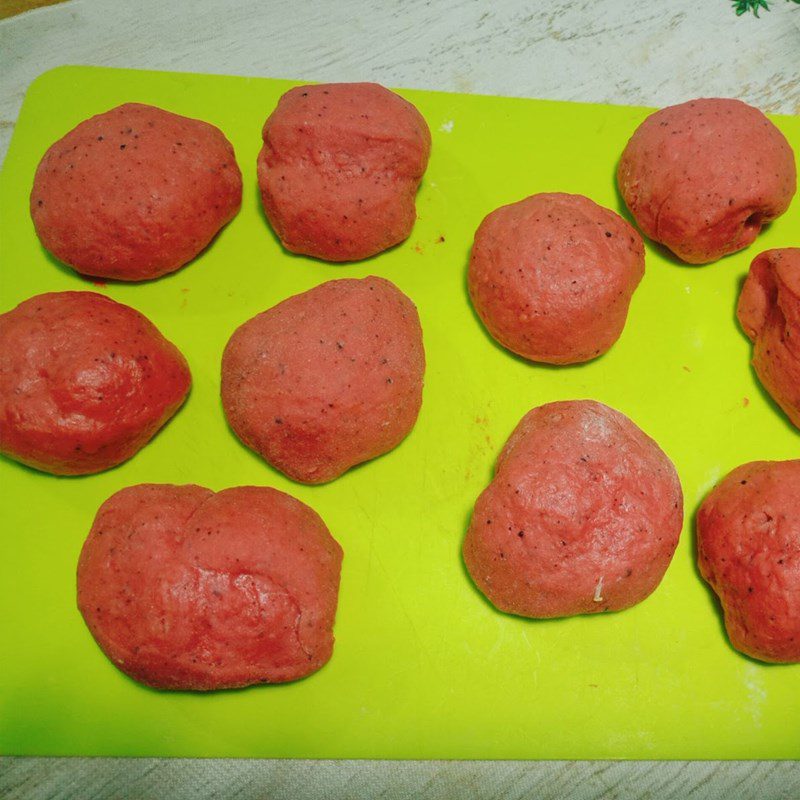 Step 3 Shaping the bread for dragon fruit bread with custard filling