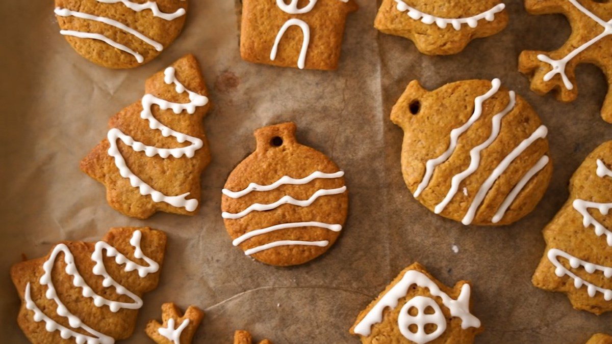 Eggless Gingerbread Cookies