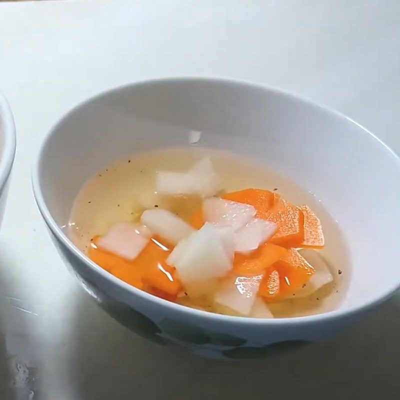 Step 6 Prepare the dipping sauce for West Lake shrimp cakes