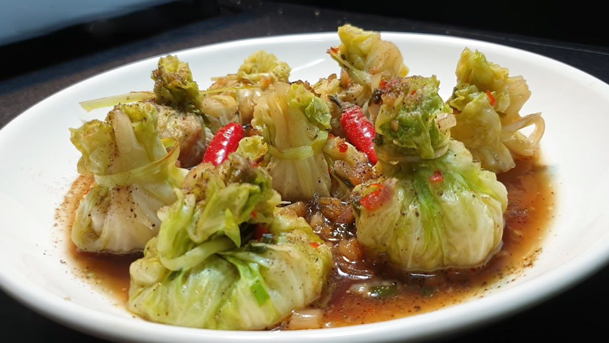 Braised Pepper Cabbage Rolls with Tofu