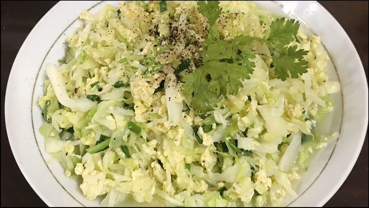 Stir-fried Cabbage with Eggs