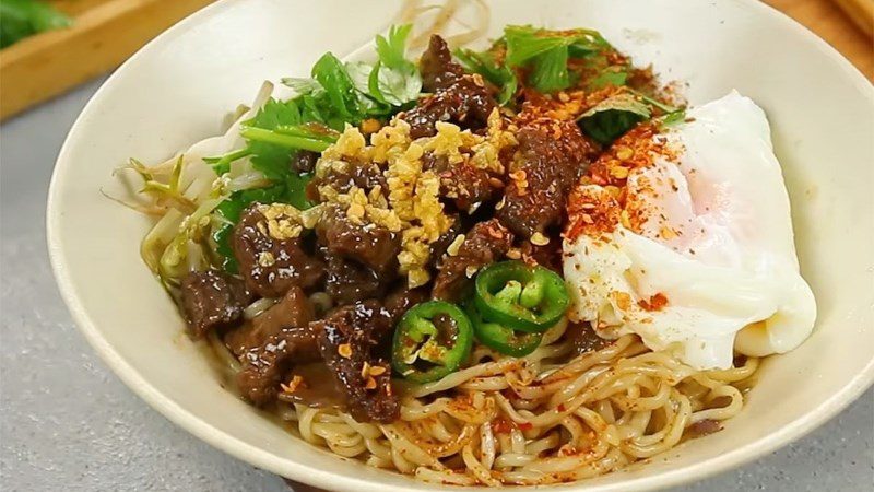 Beef noodle salad