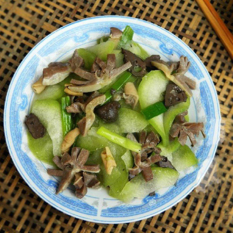 Step 4 Final product Stir-fried gourd with chicken intestines