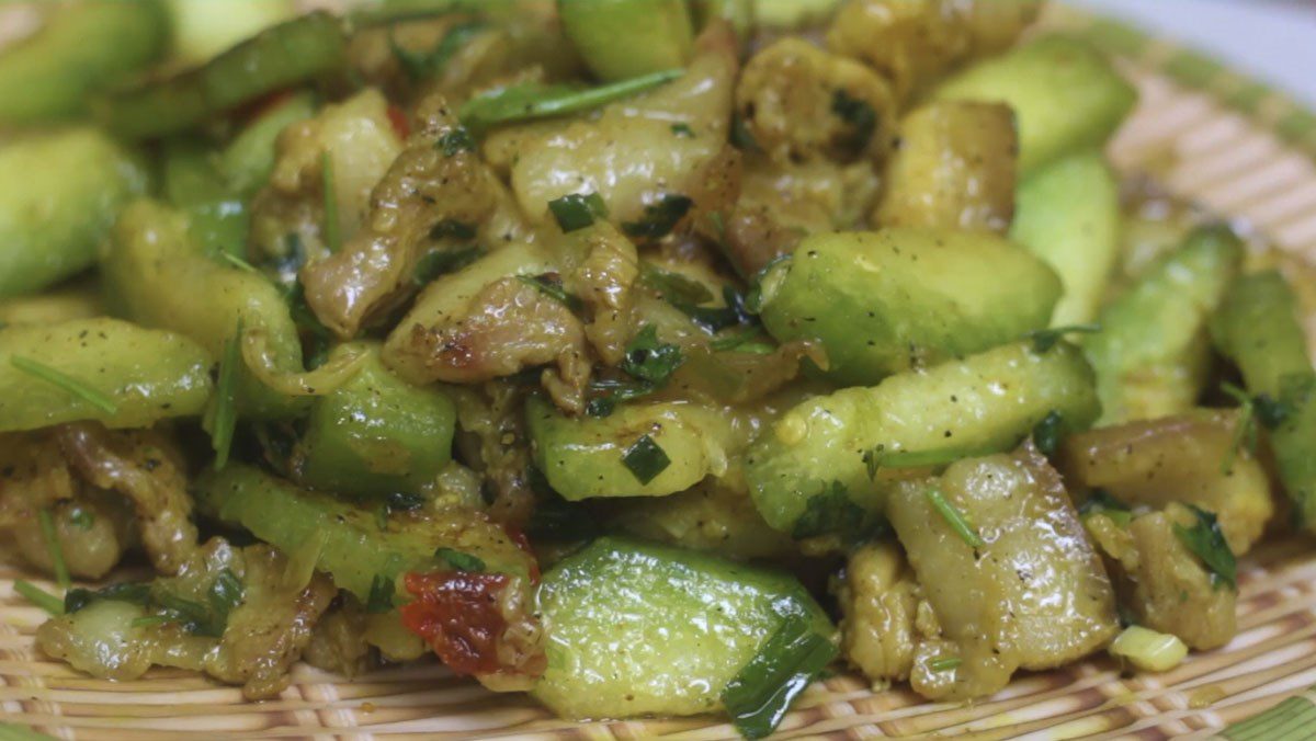 Stir-fried white gourd with pork