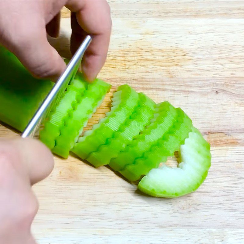 Step 1 Prepare the ingredients for Stir-fried Winter Melon with Garlic