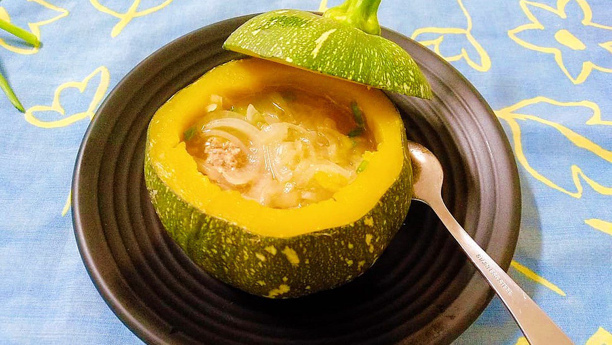 Steamed pumpkin stuffed with beef