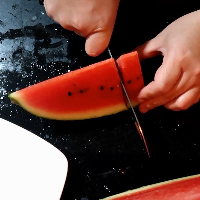 Step 1 Cutting Watermelon Shaping Christmas tree from watermelon