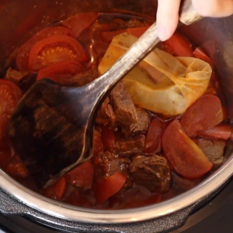 Step 5 Stew the beef with tomatoes Tomato Stewed Beef