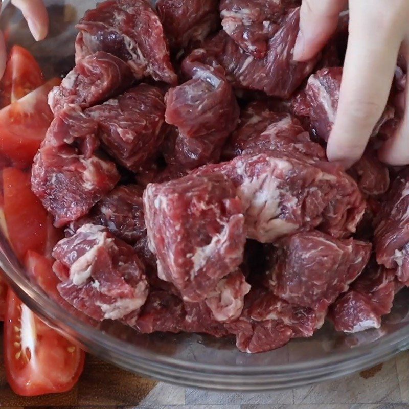 Step 2 Prepare beef for Tomato Braised Beef