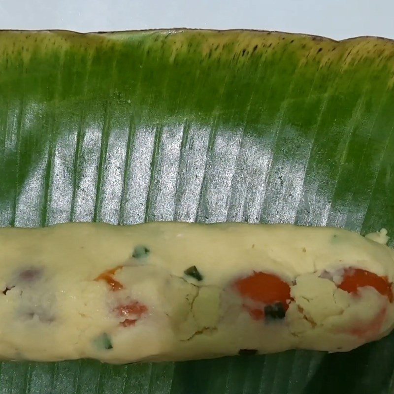 Step 6 Filling the Gấc Sticky Rice Cake