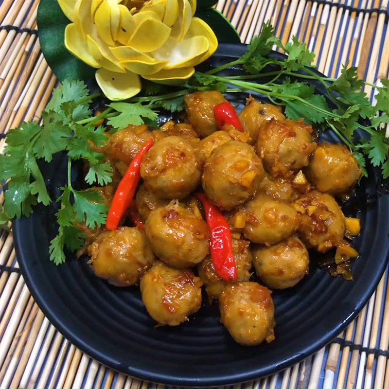 Step 4 Final product Stir-fried beef balls with lemongrass and chili