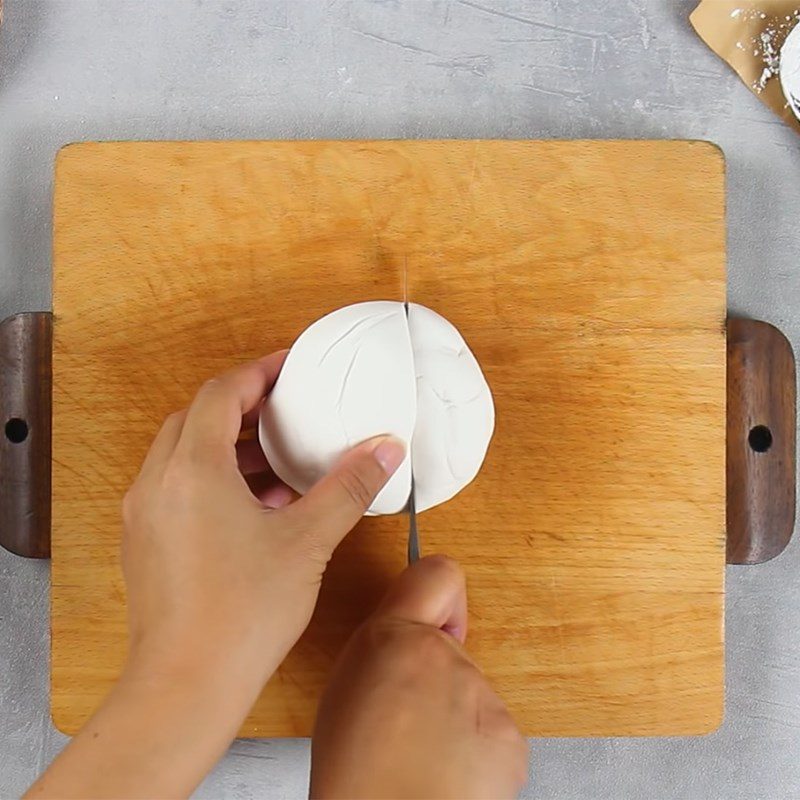 Step 4 Wrapping the roasted pork tapioca filling Roasted pork tapioca cake