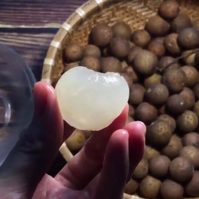 Step 1 Peel and remove seeds from longan