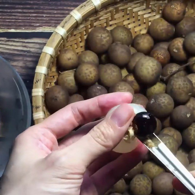 Step 1 Peel and remove seeds from longan