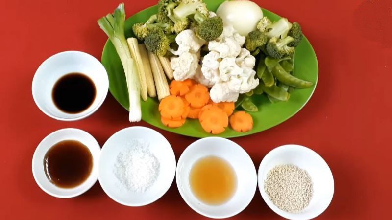 Ingredients for mixed stir-fried broccoli dish