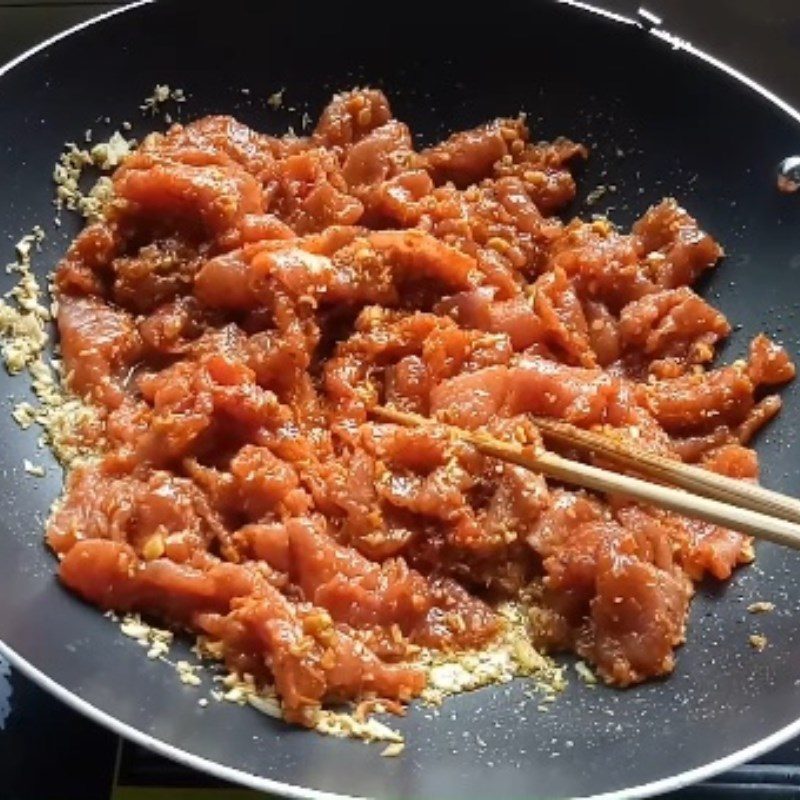 Step 3 Stir-fried beef Stir-fried beef with satay