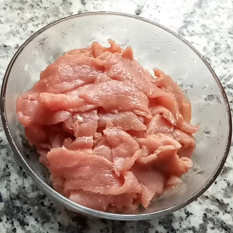 Step 1 Prepare and marinate the beef Stir-fried Beef with Satay