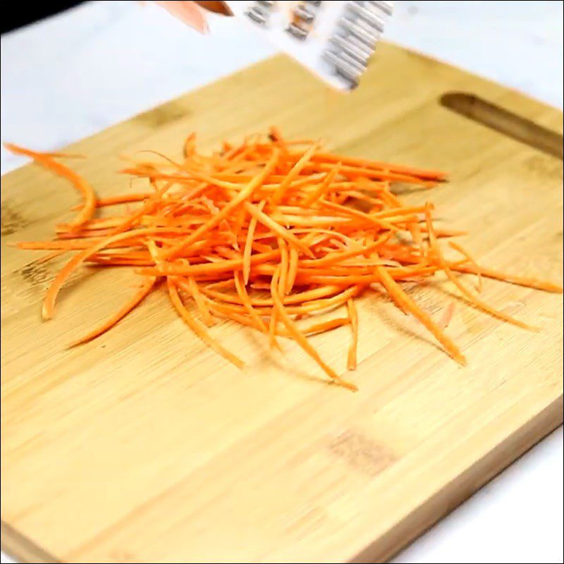 Step 2 Prepare the ingredients for Brown Rice Noodles with Vegetables and Beef