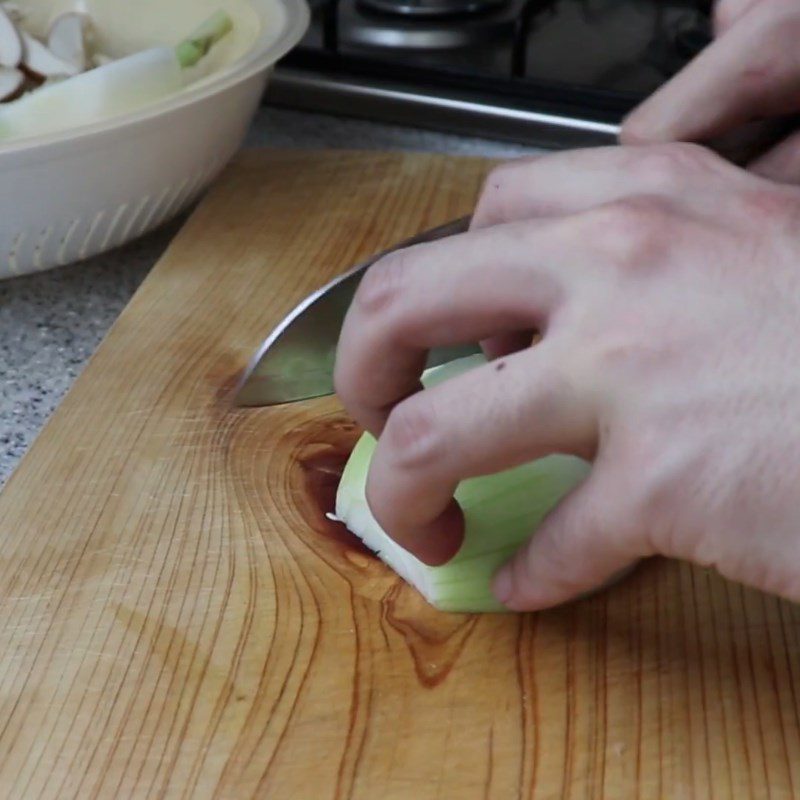 Step 1 Prepare the ingredients for Tokbokki with soy sauce