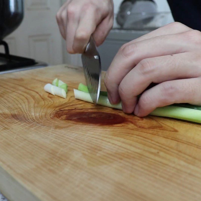 Step 1 Prepare the ingredients for Tokbokki with soy sauce