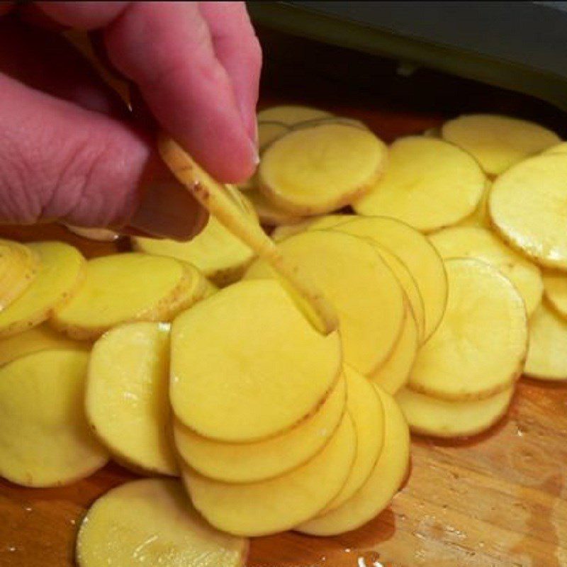 Step 1 Prepare the potatoes French-style cheese baked potatoes - Potatoes gratin