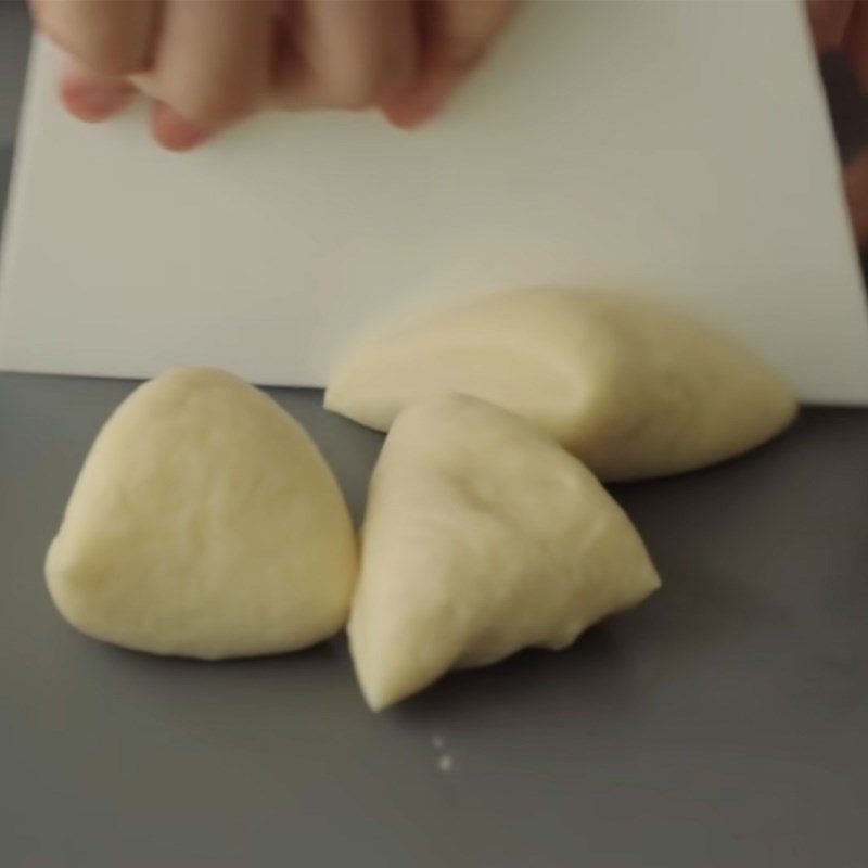 Step 4 Rolling the dough and shaping the bread Cheese bread using a pan