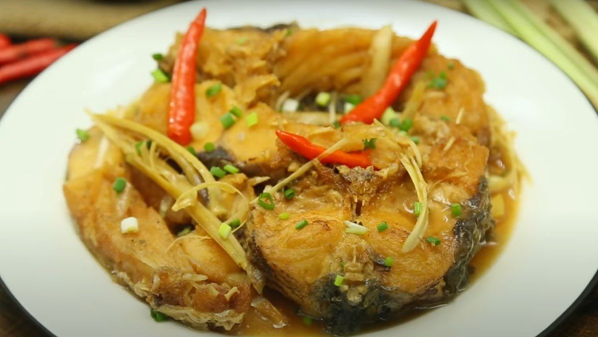 Braised mullet with lemongrass