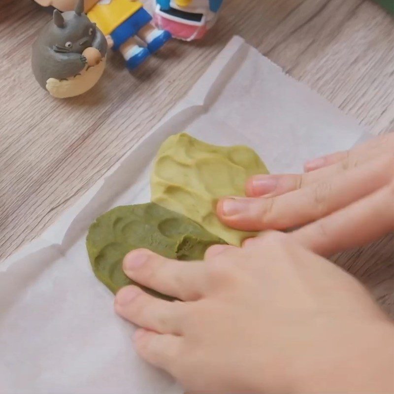 Step 3 Rolling the dough Watermelon-shaped butter cookies