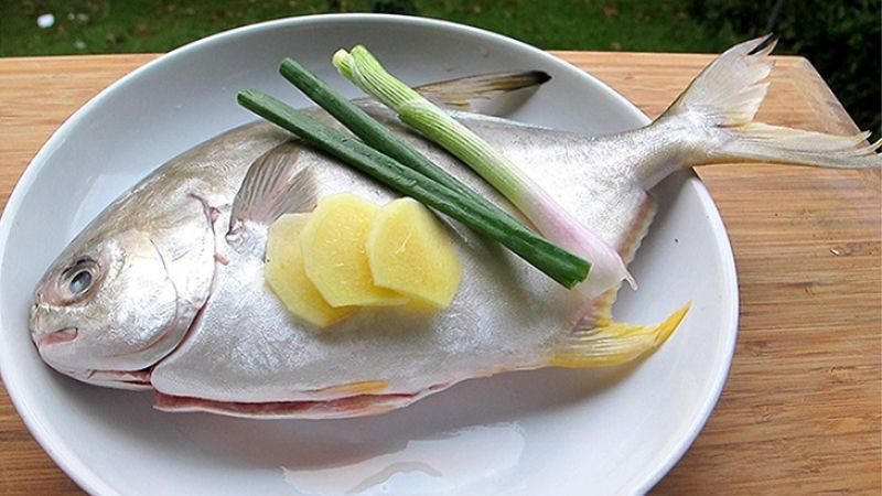 Ingredients for steamed pomfret