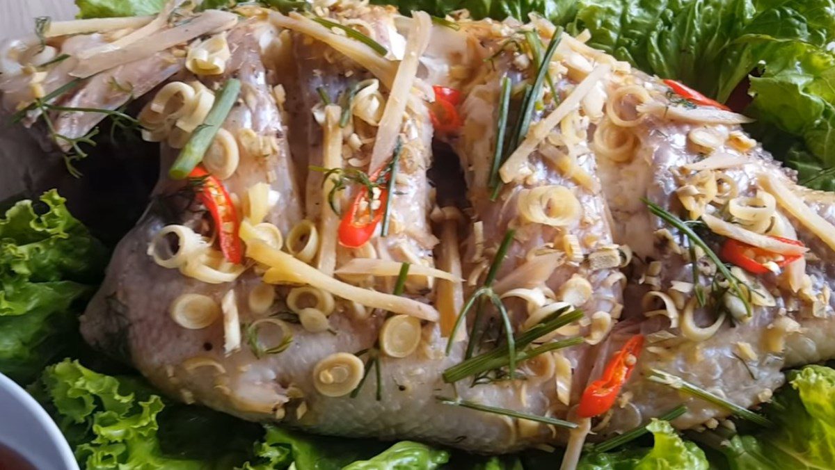 Steamed red tilapia with lemongrass