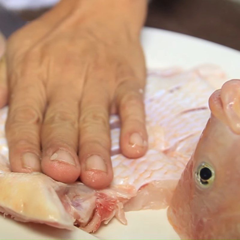 Step 2 Prepare the red tilapia Red tilapia steamed with soy sauce