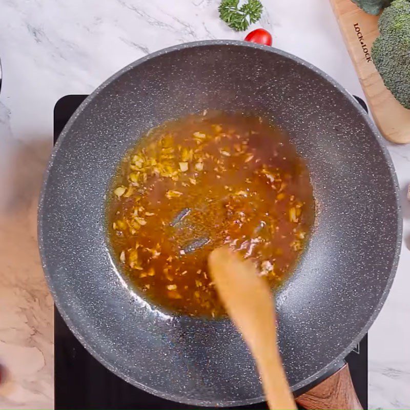 Step 3 Make lemon sauce for grilled salmon with garlic lemon butter