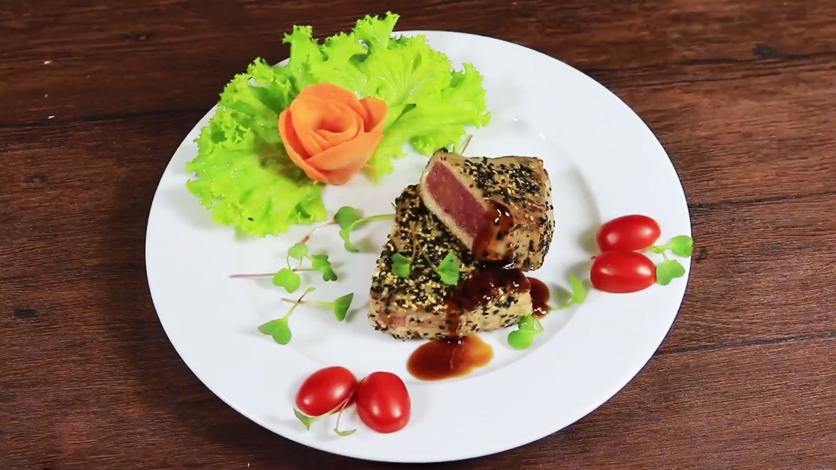 Grilled Tuna with Sesame