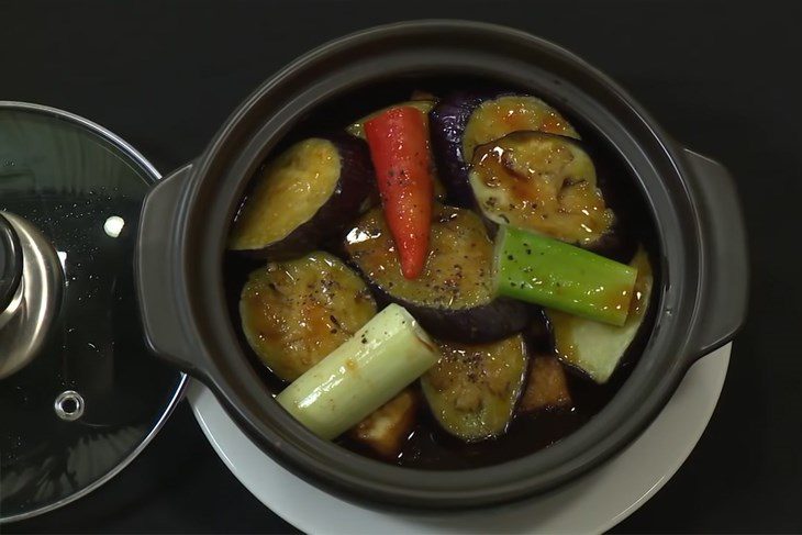 Eggplant braised with chili sauce