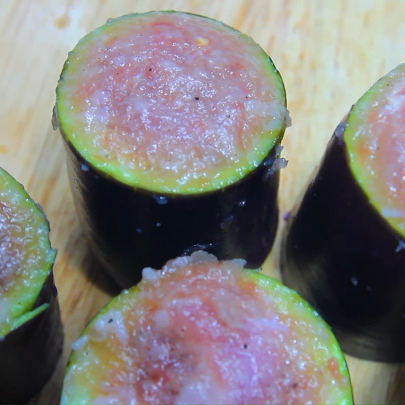 Step 2 Marinate and stuff the eggplant with meat Stuffed eggplant with meat steamed with soy sauce