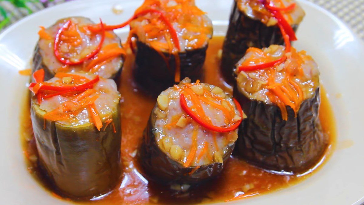 Stuffed Eggplant with Meat in Soy Sauce