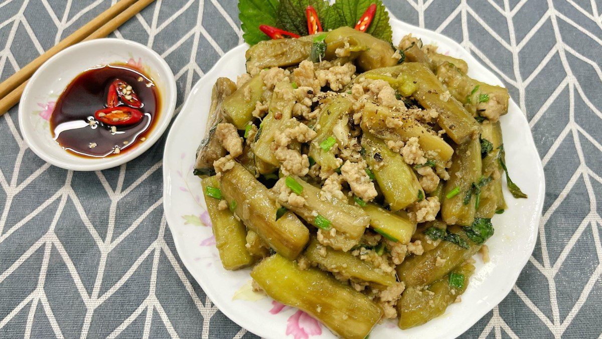 Stir-fried eggplant with minced meat