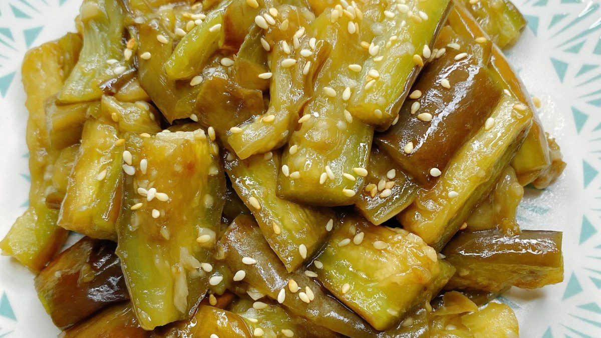 Stir-fried eggplant with garlic