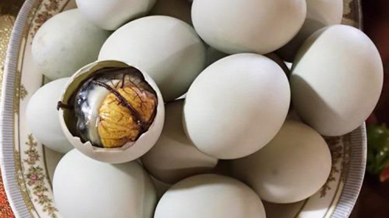 Do not leave cooked balut eggs at room temperature